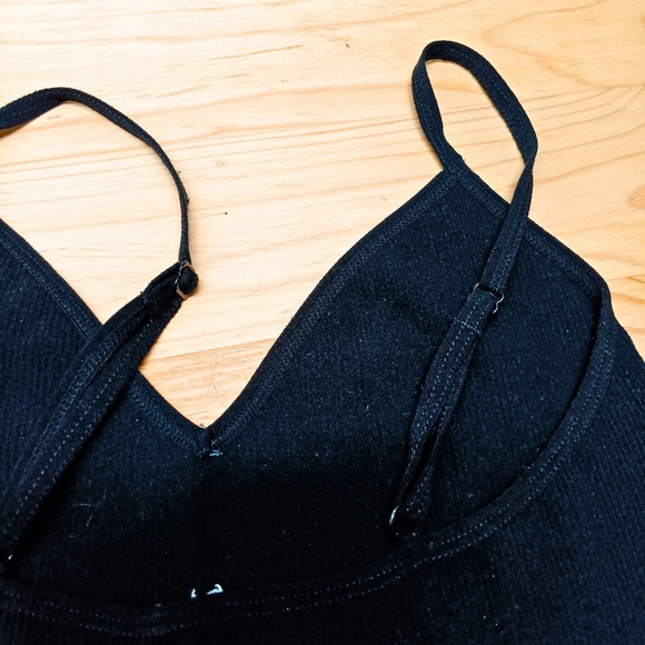 Ribbed Crop Top - Picture 3 of 3